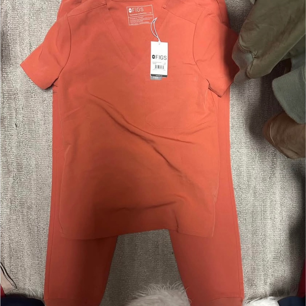Figs Women's spiced cider Jogger Scrub Set - Spiced cider size small and XS - Picture 10 of 10